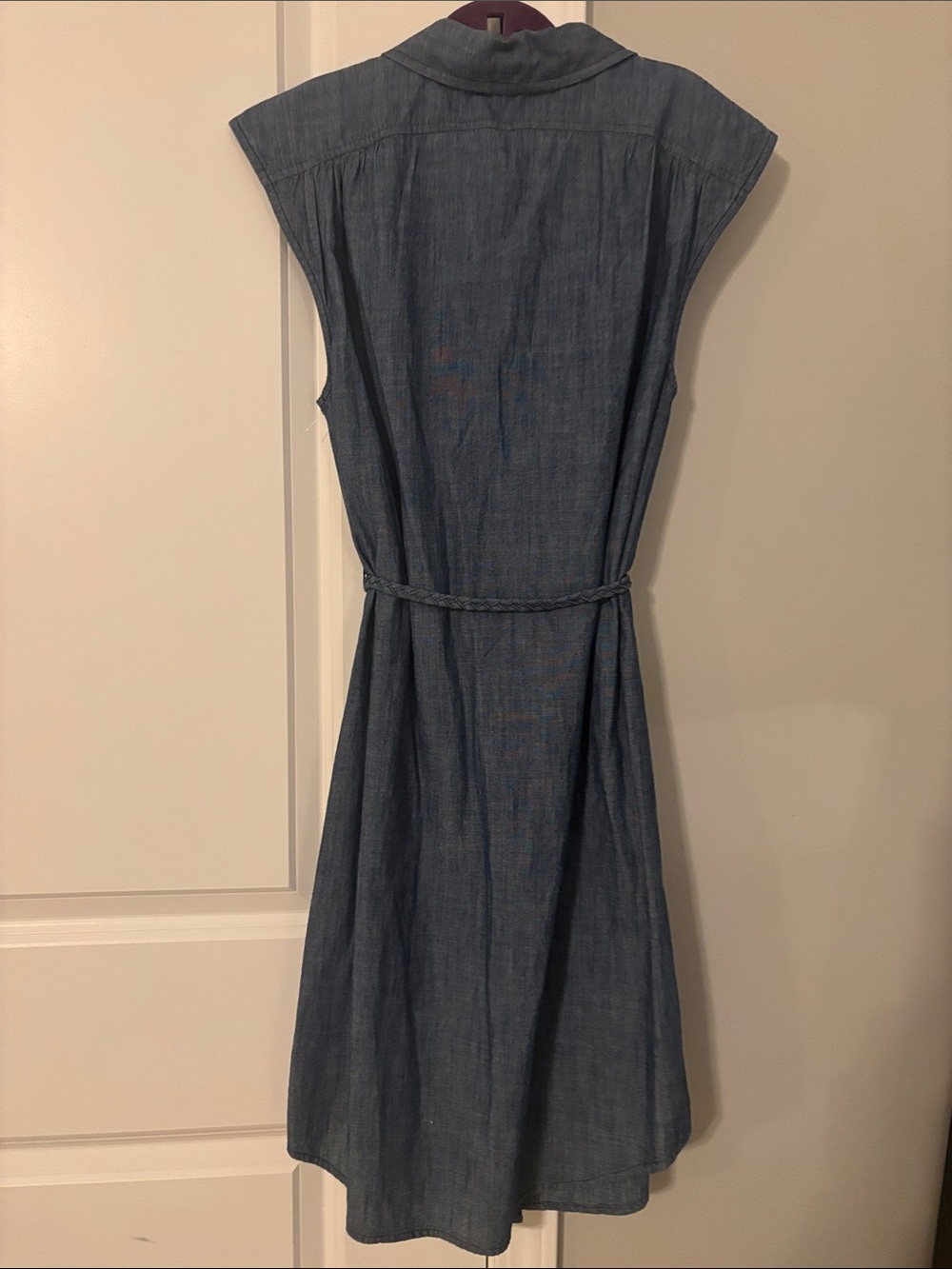 Old Navy Blue Sleeveless Button-Front Chambray Dress with Tie Belt - Picture 4 of 4